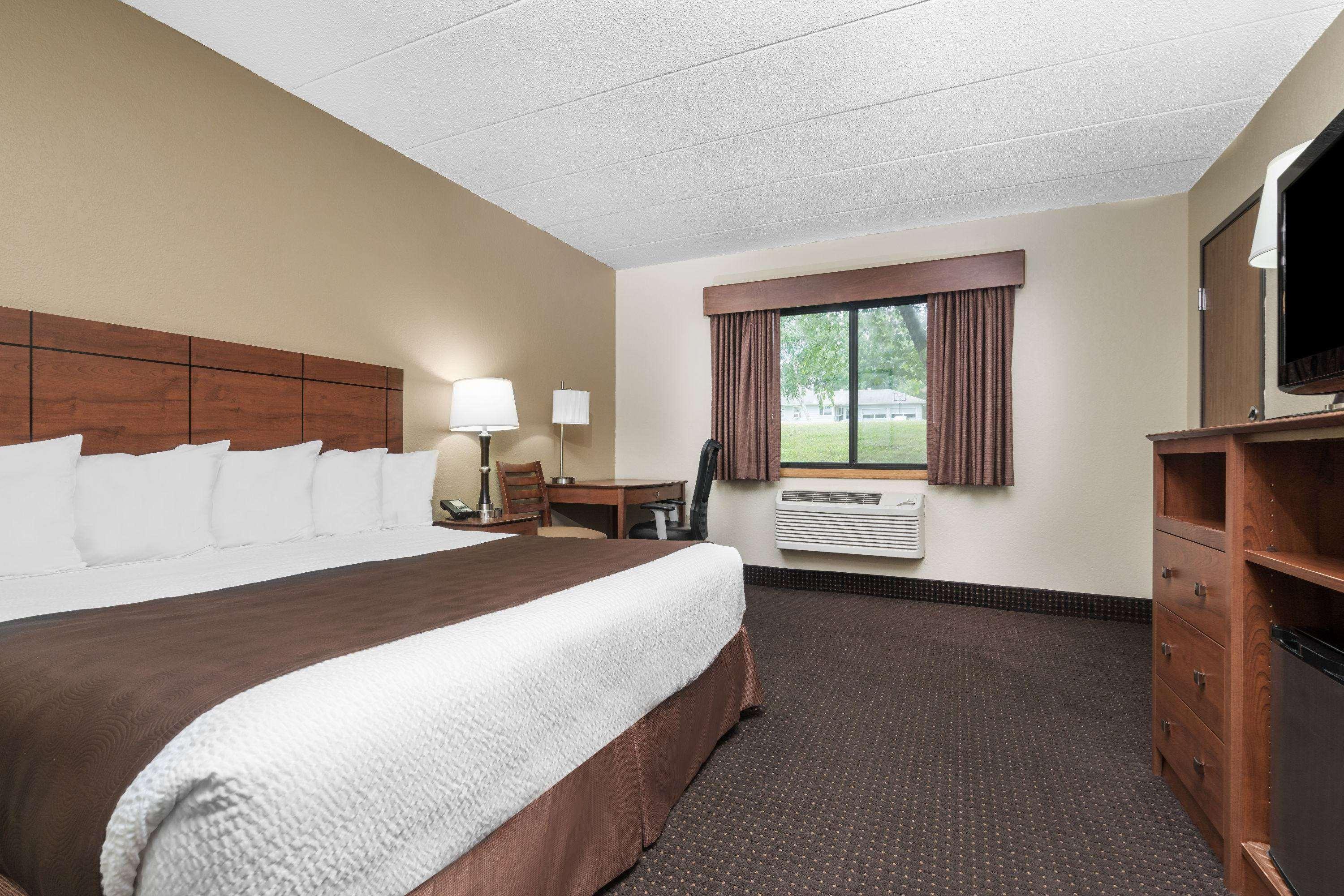 Americinn By Wyndham Lake City Bagian luar foto