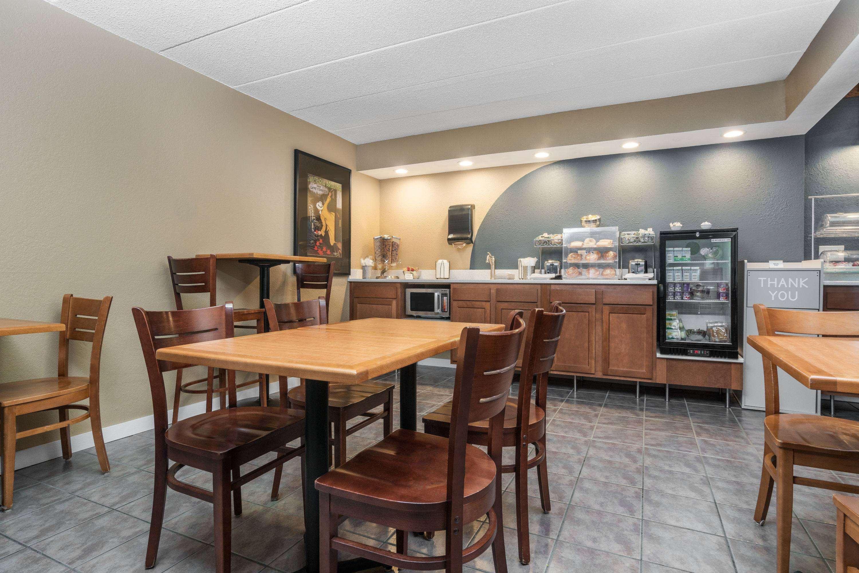 Americinn By Wyndham Lake City Bagian luar foto