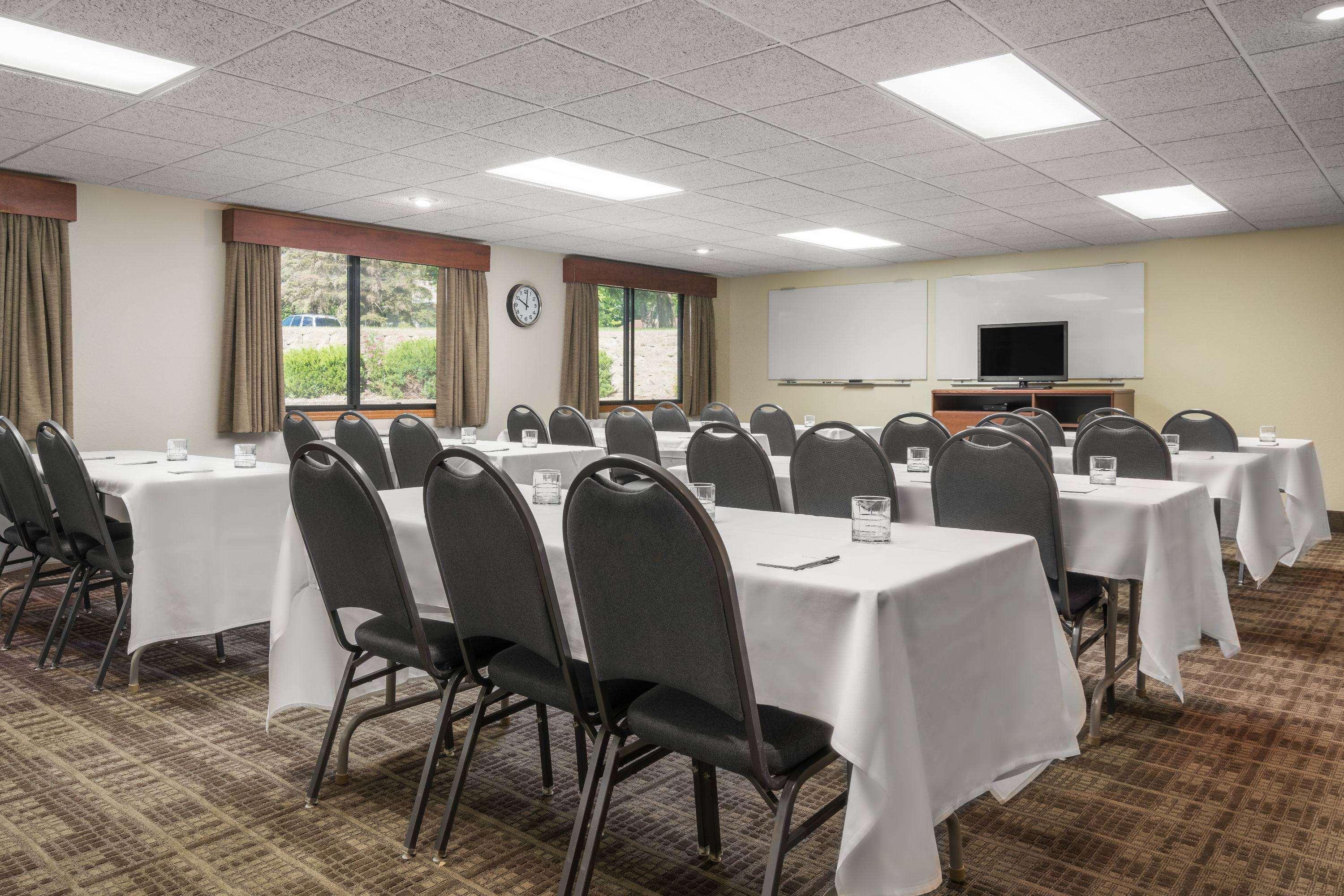 Americinn By Wyndham Lake City Bagian luar foto
