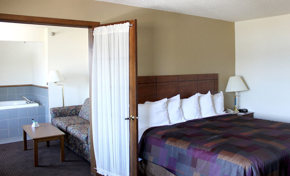 Americinn By Wyndham Lake City Bagian luar foto
