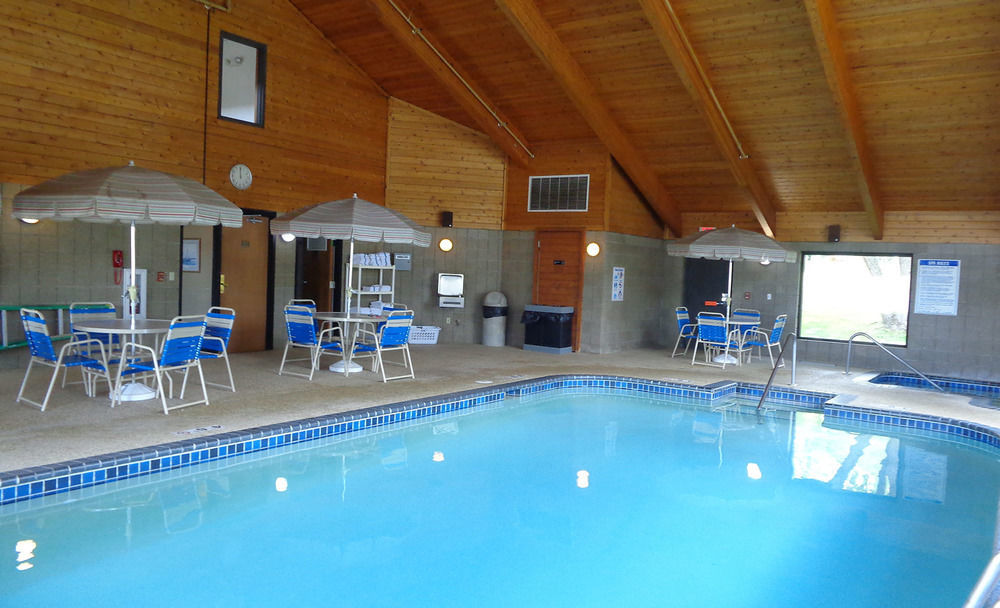 Americinn By Wyndham Lake City Bagian luar foto